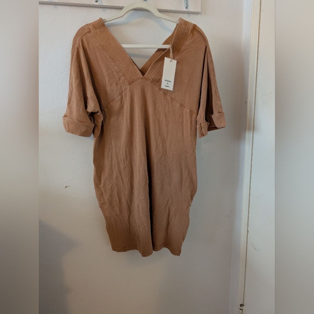 New In V-Neck Short Sleeve Tunic Dress in Warm Caramel